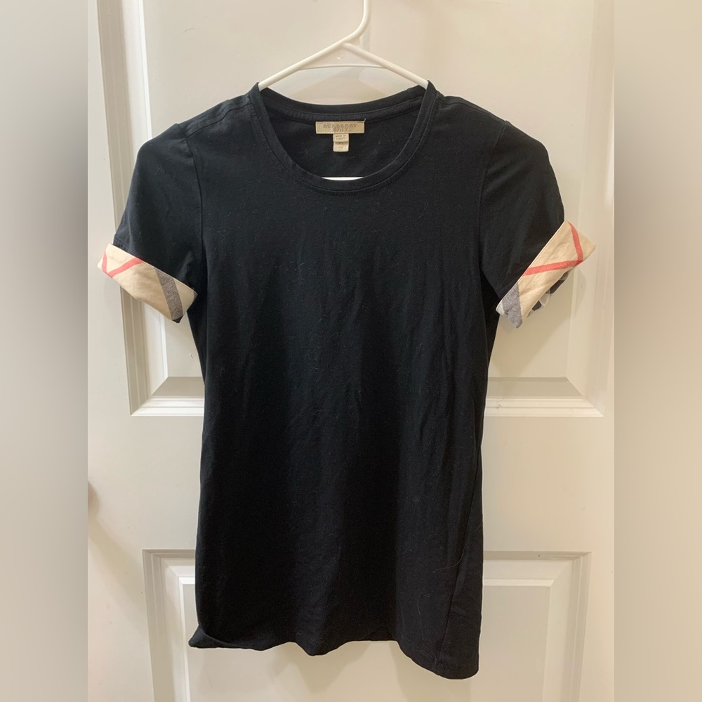 Burberry tshirt size XS